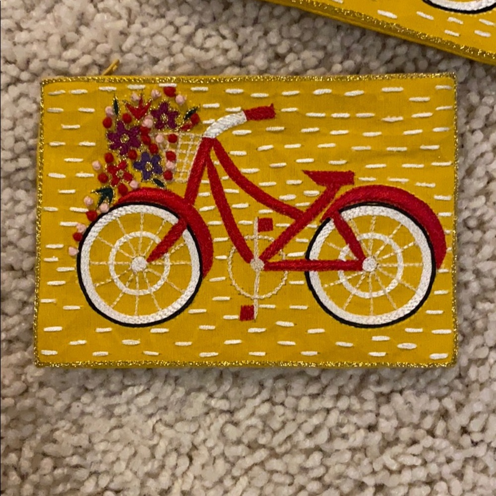 NWOT Trades of Hope Zipper Pouch